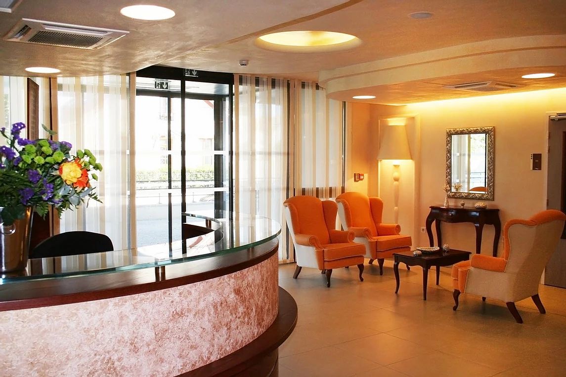 HALL INGRESSO STRUTTURE SANITARIE (2)